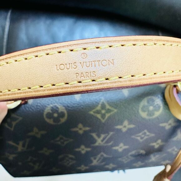 Louis Vuitton Cluny BB with Added Strap - Picture 6 of 16